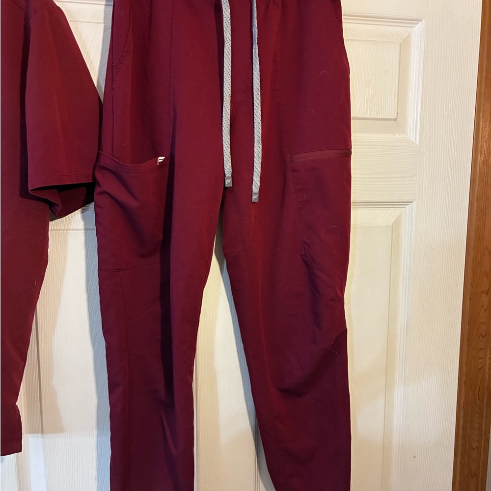 Fabletics Scrub Bundle - image 3